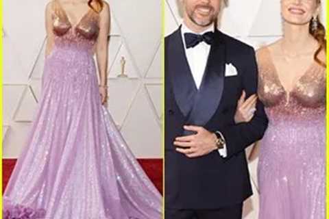Jessica Chastain made it to the 2022 Oscars red carpet!