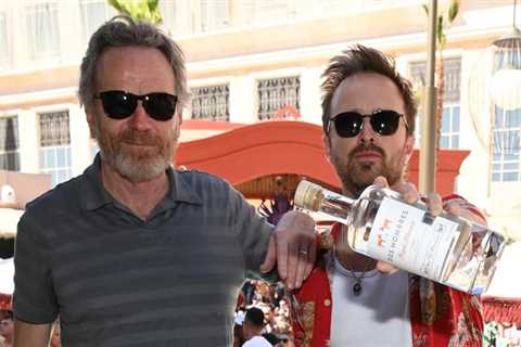 Breaking Bad’s Bryan Cranston and Aaron Paul partied together in Vegas this weekend!